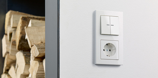 JUNG KNX Taster F 10 bei Elektrofachbetrieb Völker GmbH in Bad Schwartau